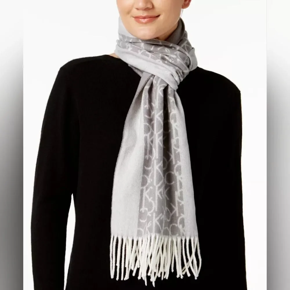 Calvin Klein Light Gray Textured Scarf